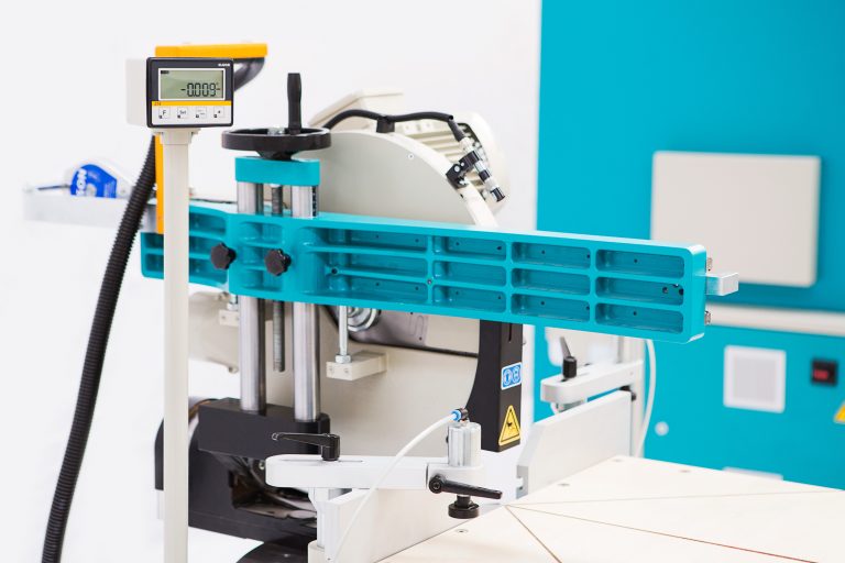 RYK420 Radial Arm Saw - Image 8